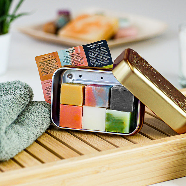 Coffret test 'Minis à savon avec boîte à savon dorée'